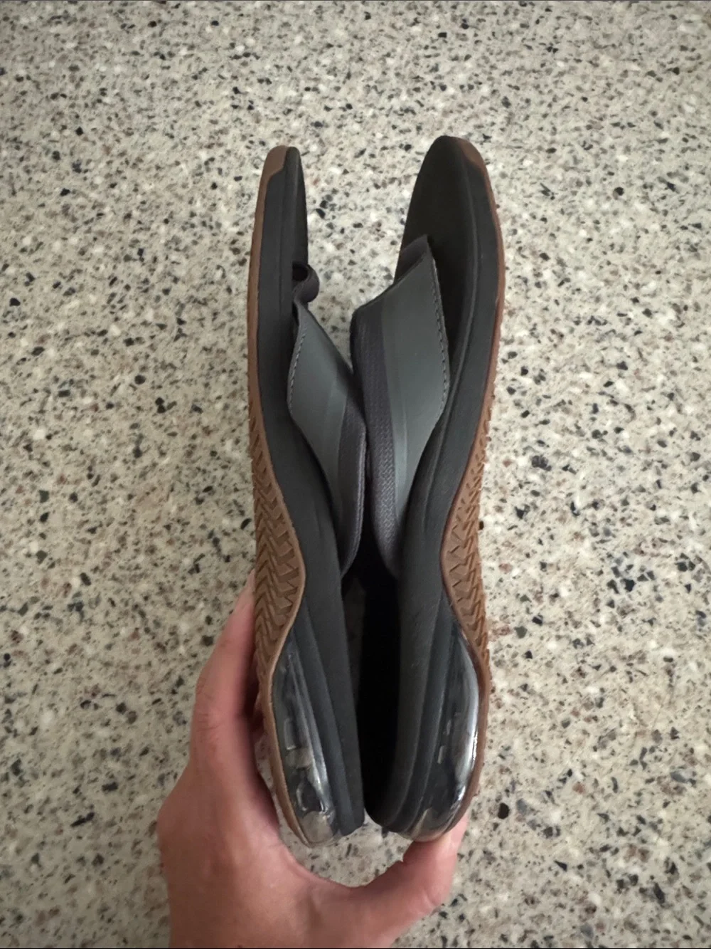 Reef Men's Black and Dark Gray Thong Sandals